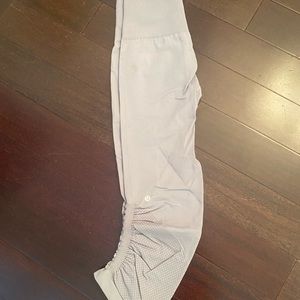 Lululemon capri yoga pant scrunch side gray